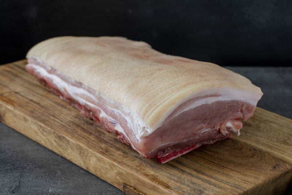 Ribbensteg med ridset svær