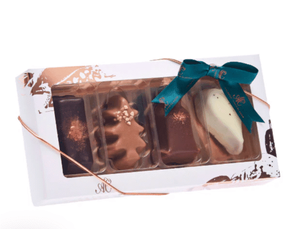 Petit Four juleæske med assorteret konfekt i gaveæske