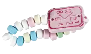 Armbånd med ur med farverige slikstykker og pink slikur