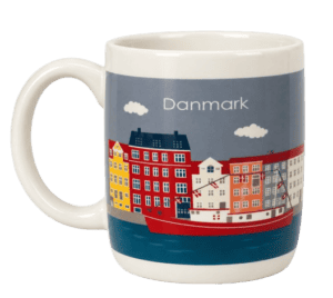 Krus Danmark Nyhavn med farverige huse og dansk flag